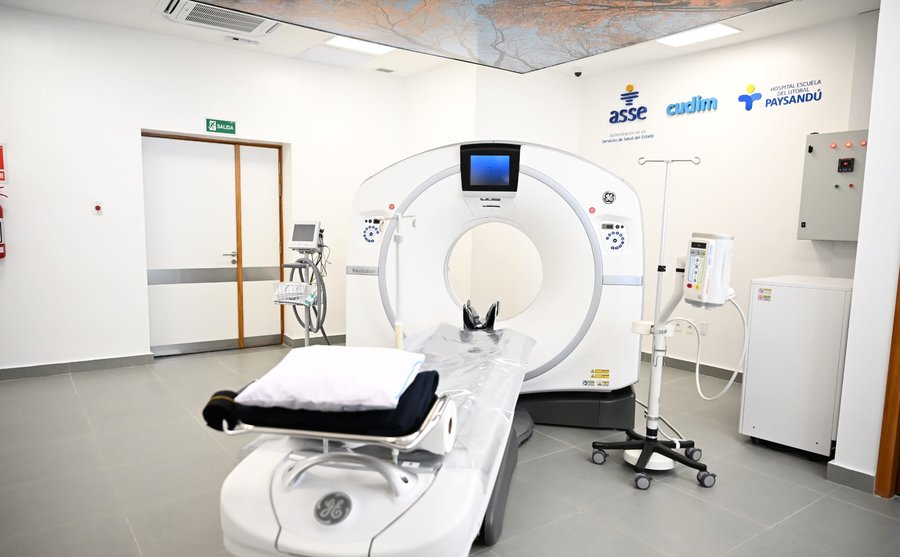 Inauguración del tomógrafo en el Hospital Escuela del Litoral