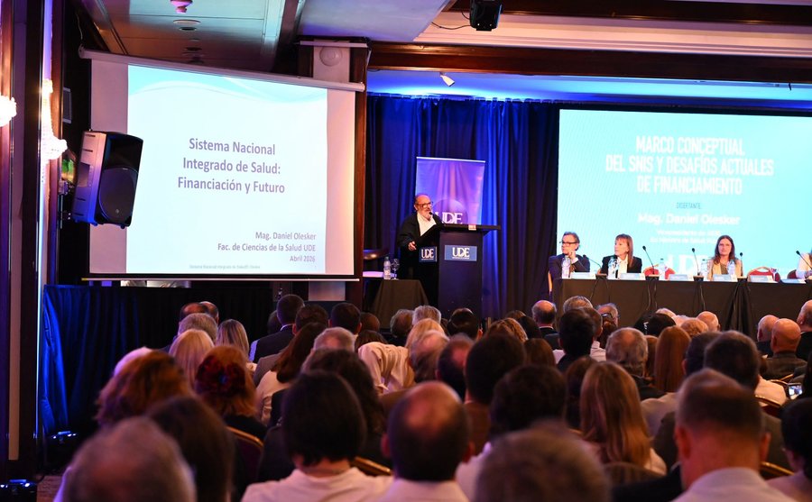 Olesker analizó la financiación y los desafíos del sistema de salud uruguayo